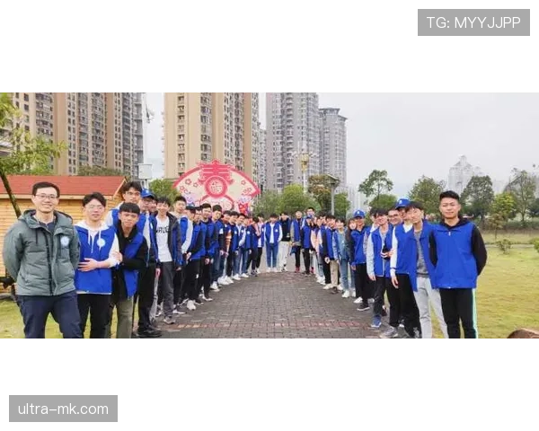 佩德里积极参与慈善活动展现社会责任感