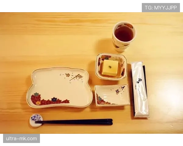 黄东萍训练完直接拎爱马仕去吃人均3000的日料？