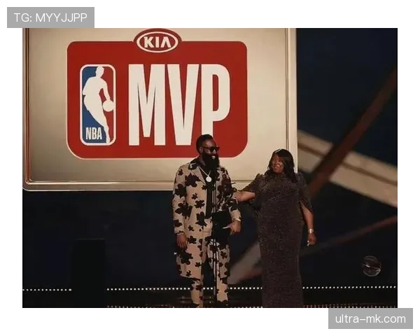 乔尔·恩比德内线单打效率提升显著 拉开与哈登得分差距